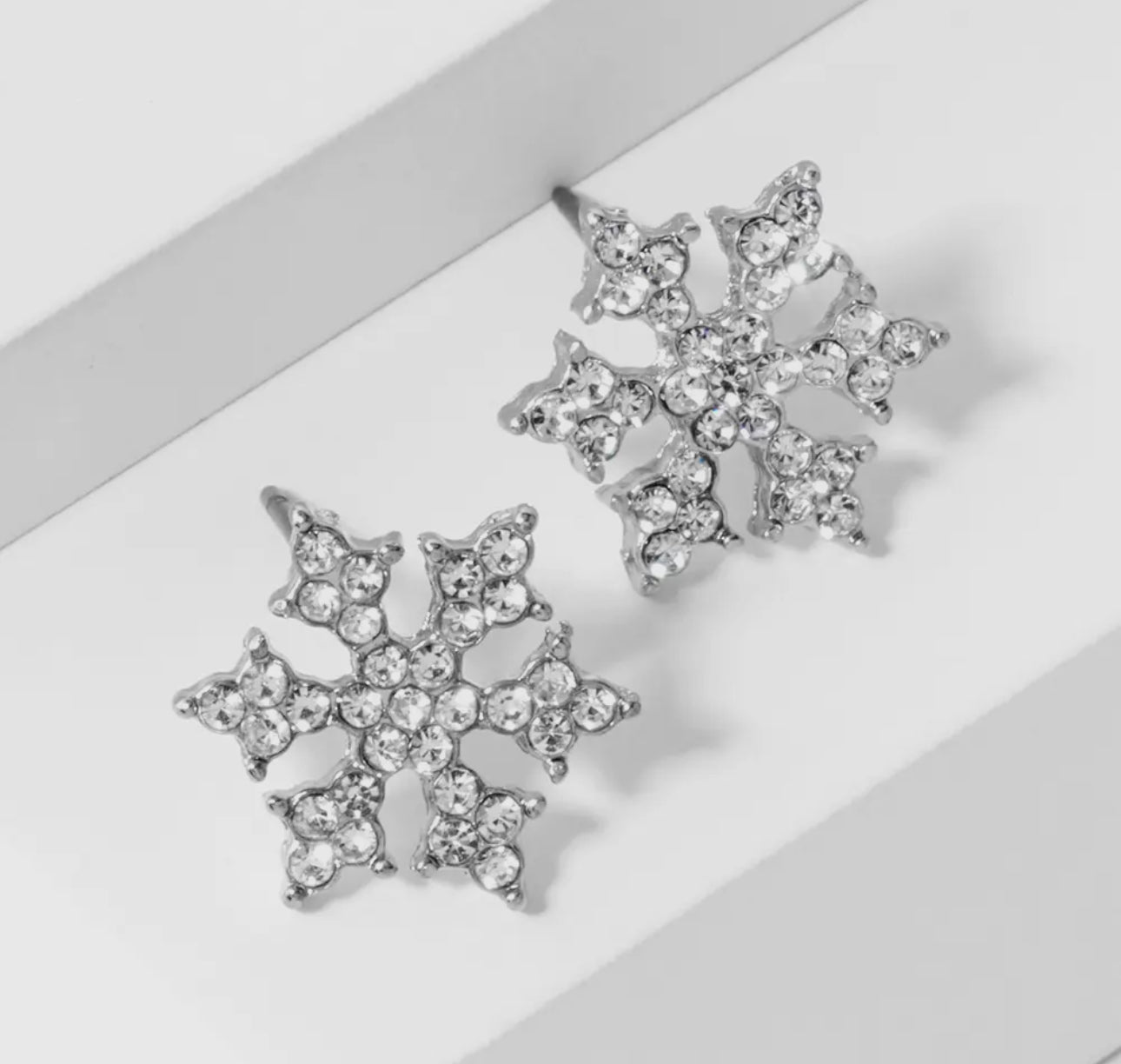 Snowflake studs