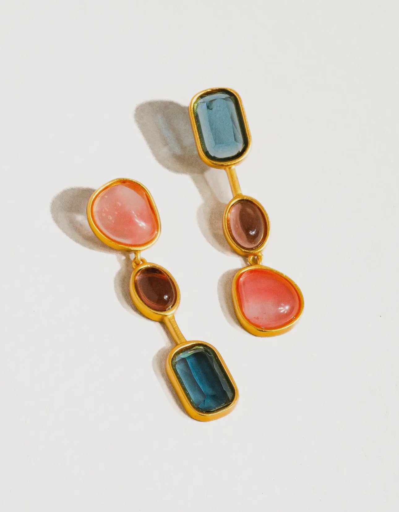 Delia Vintage 18k earrings