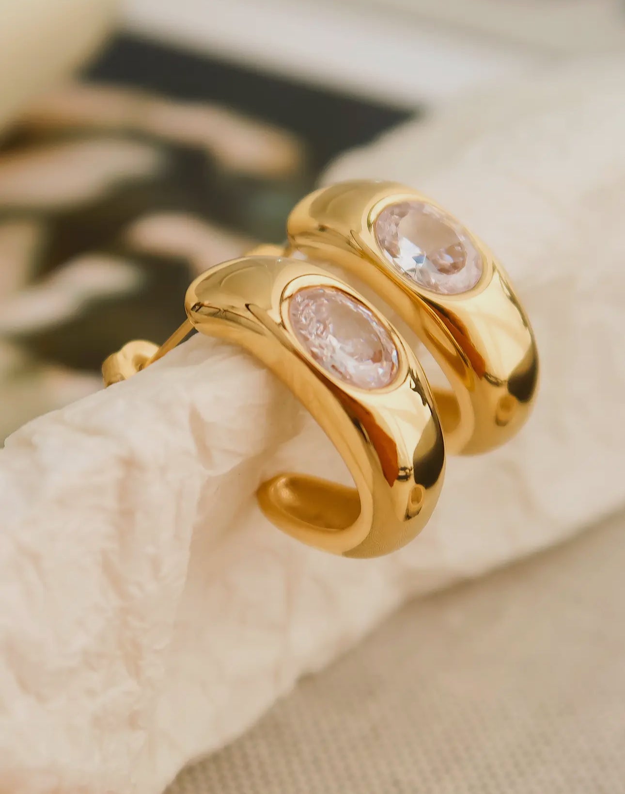Elenor 18k hoop