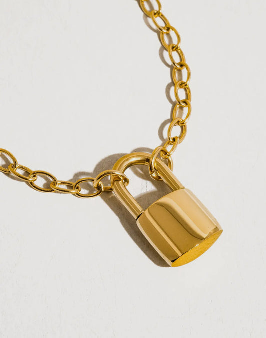 Locky 18k necklace