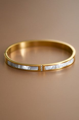 18k non-tarnish pearl bangle